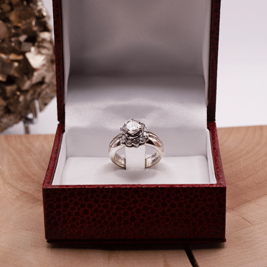 Bague ancienne or blanc diamants